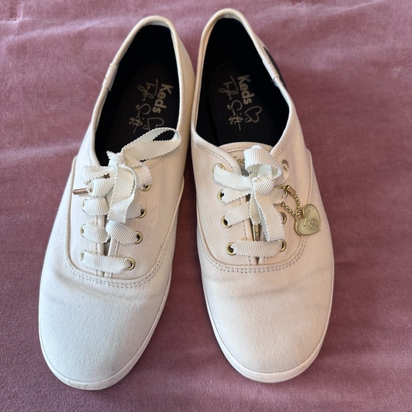 Taylor Swift Keds Canvas Sneakers with Cat Design- Limited Edition - Picture 3 of 9